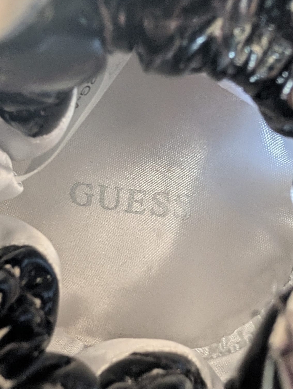 Retro GUESS Mini Jewelry / Watch Travel Pouch - Y2K Black Quilted Pouch - Picture 4 of 5